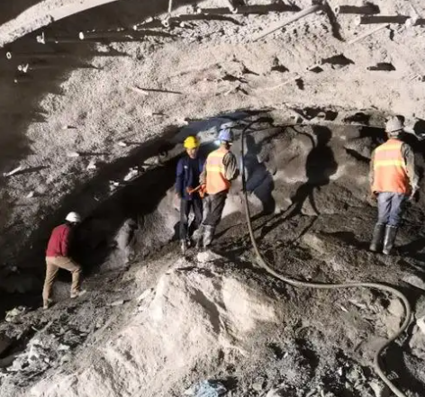 大同拱顶带模注浆料的施工流程及注意事项